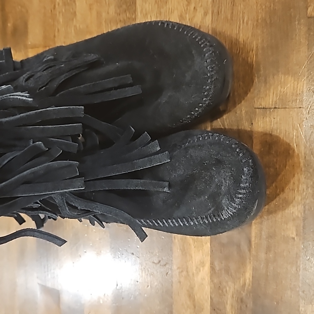 Minnetonka Moccasins - Picture 4 of 6